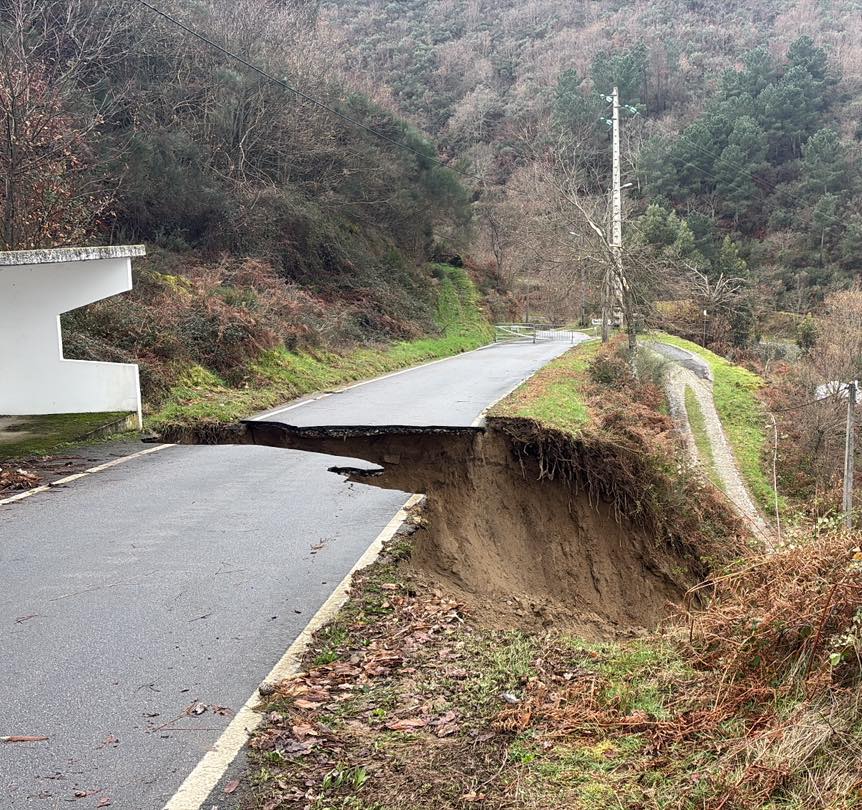 Cinfães corta EM1029 entre Sabroso e Ramires devido a deslizamento de terras