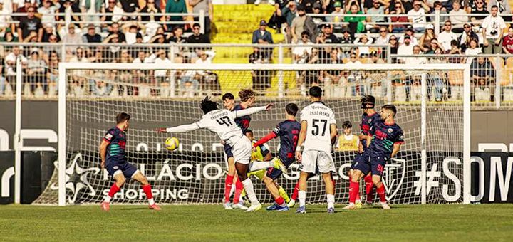 ACADÉMICO DE VISEU PERSEGUE LIDERANÇA